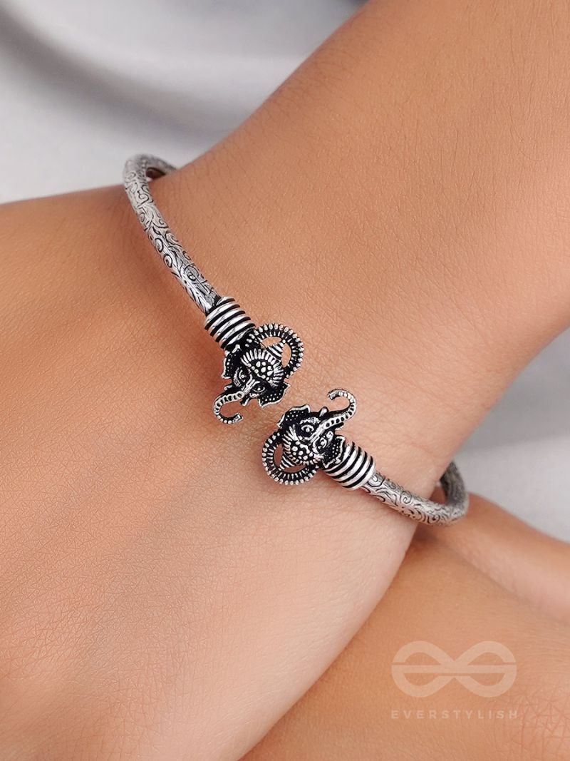 HUMAN MADE 25ss ACRYLIC BANGLE #1 & #2 黒 jew1104287-7.jpg