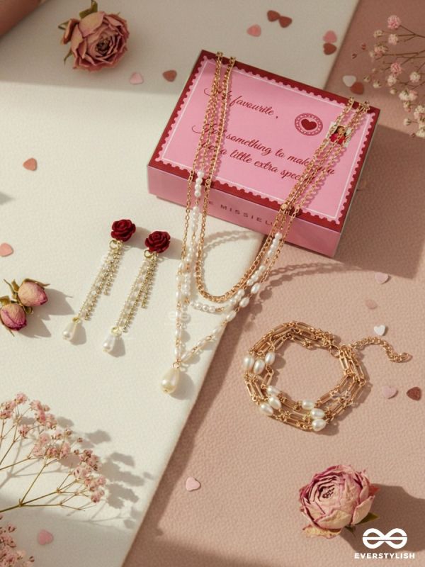 THE MISSIE LIFE - SILKEN PEARLWAY – PEARL EARRINGS, BRACELET & NECKLACE JEWELLERY SET 