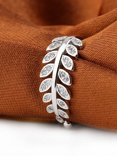 Lustrous  Leaves Adjustable American Diamond Ring