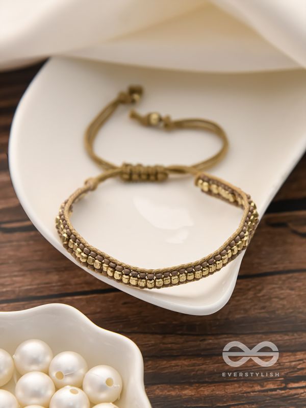 The Golden Glimmer- Beaded Knot Bracelet