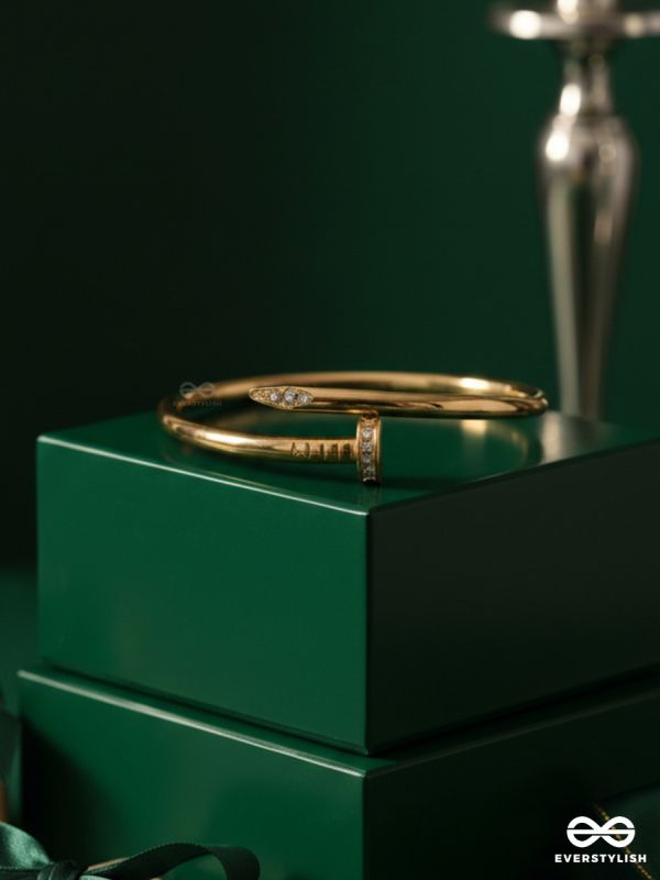 AURA SPIKE – NAIL BANGLE STAINLESS STEEL ANTI-TARNISH GOLD BRACELET