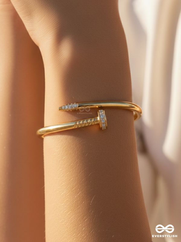 AURA SPIKE – NAIL BANGLE STAINLESS STEEL ANTI-TARNISH GOLD BRACELET