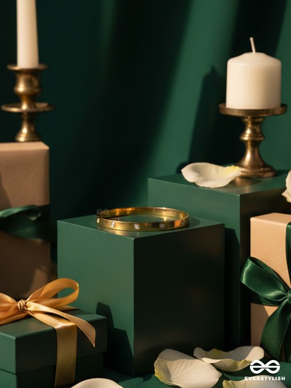 STUDDED AURA – STAINLESS STEEL ANTI-TARNISH GOLD BRACELET