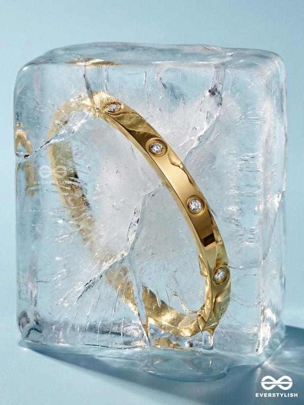 STUDDED AURA – STAINLESS STEEL ANTI-TARNISH GOLD BRACELET