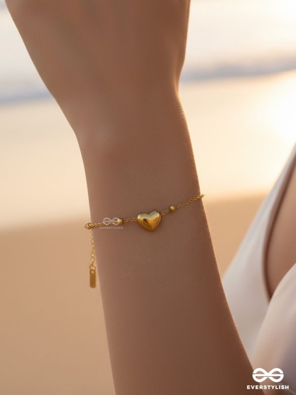 GIORA ITALIA - THE FOREVER LOVE – STAINLESS STEEL 18K GOLD PLATED ANTI-TARNISH CLASSIC HEART BRACELET