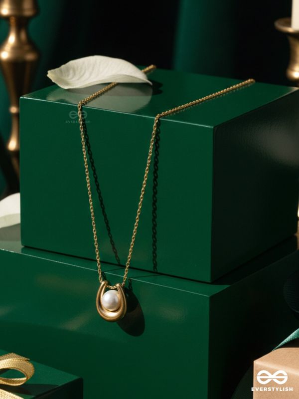 GIORA ITALIA - LUNA WHISPER - STAINLESS STEEL 18K GOLD PLATED ANTI-TARNISH PEARL NECKLACE 