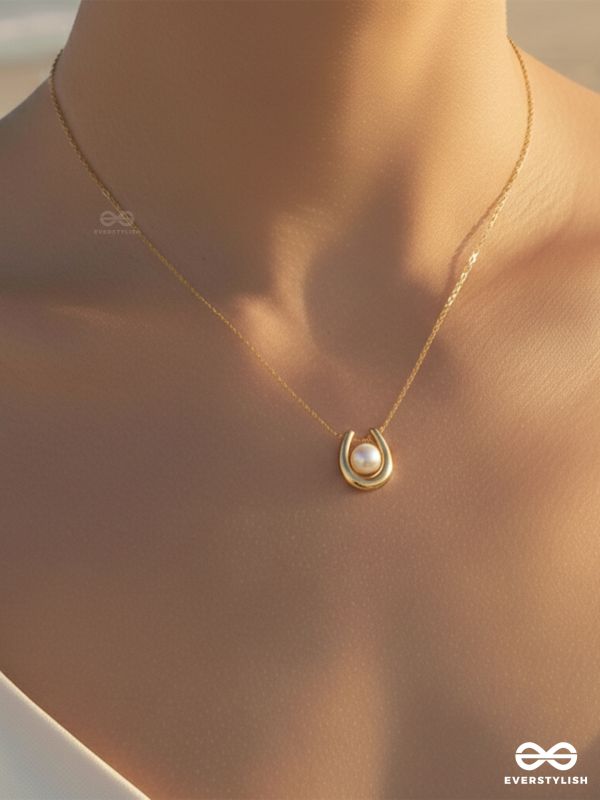 GIORA ITALIA - LUNA WHISPER - STAINLESS STEEL 18K GOLD PLATED ANTI-TARNISH PEARL NECKLACE 