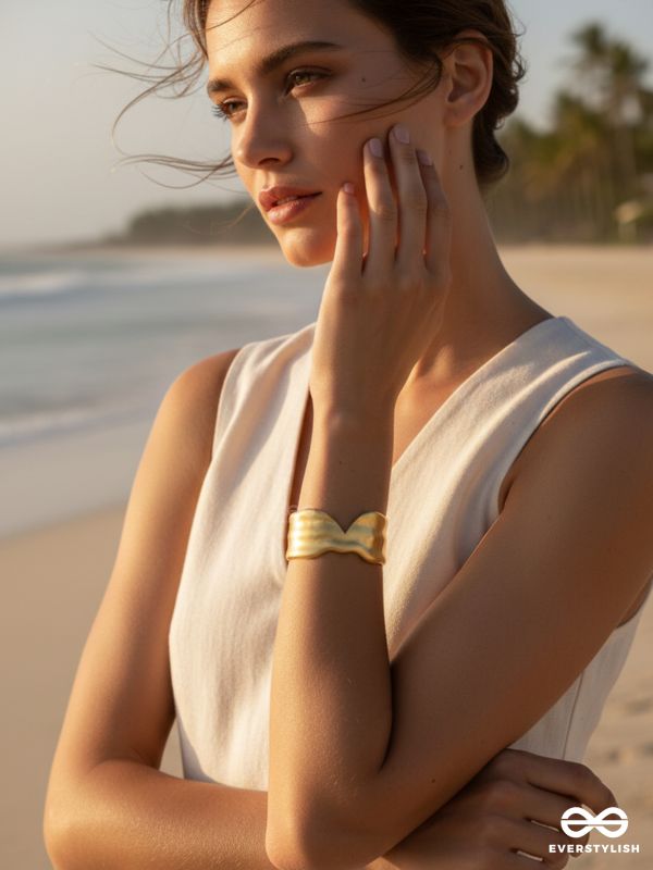 GIORA ITALIA - THE GILDED WAVE –  STAINLESS STEEL 18K GOLD PLATED ANTI-TARNISH STATEMENT CUFF BRACELET