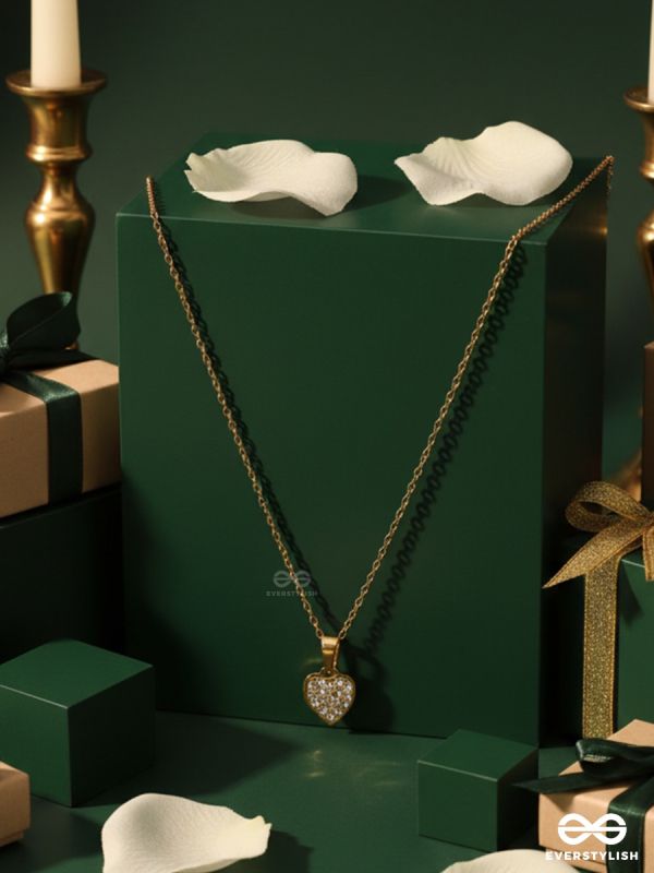 HEART DUST – STAINLESS STEEL 18K GOLD PLATED ANTI-TARNISH PAVÉ HEART PENDANT NECKLACE