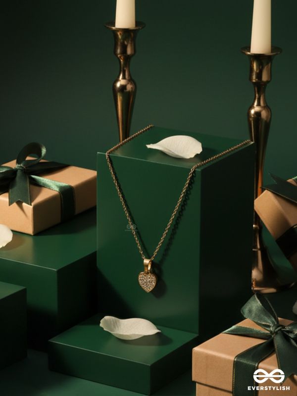 HEART DUST – STAINLESS STEEL 18K GOLD PLATED ANTI-TARNISH PAVÉ HEART PENDANT NECKLACE