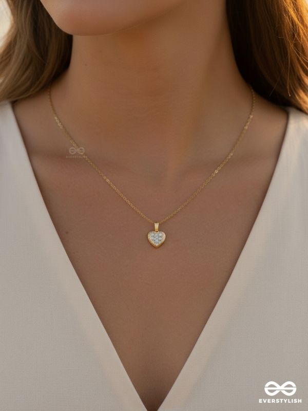 HEART DUST – STAINLESS STEEL 18K GOLD PLATED ANTI-TARNISH PAVÉ HEART PENDANT NECKLACE