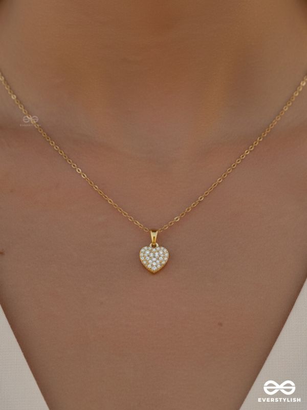 HEART DUST – STAINLESS STEEL 18K GOLD PLATED ANTI-TARNISH PAVÉ HEART PENDANT NECKLACE