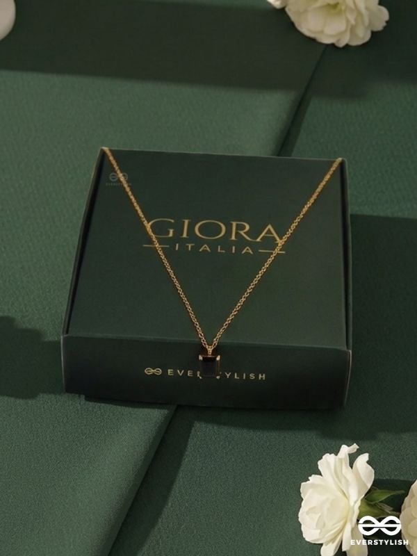 DUSK EMPRESS – STAINLESS STEEL 18K GOLD PLATED ANTI-TARNISH BLACK STONE PENDANT NECKLACE