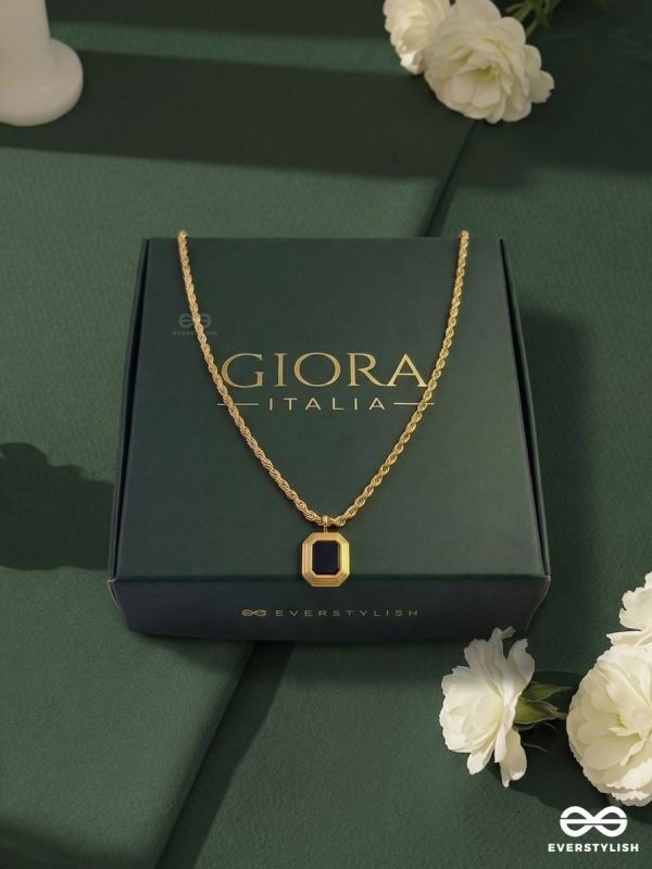 NOIR REGENT – STAINLESS STEEL 18K GOLD PLATED ANTI-TARNISH BLACK STONE PENDANT NECKLACE