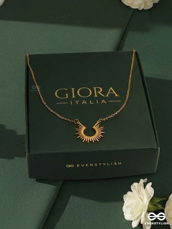 DAWN CREST – STAINLESS STEEL 18K GOLD PLATED ANTI-TARNISH SUN MOTIF PENDANT NECKLACE