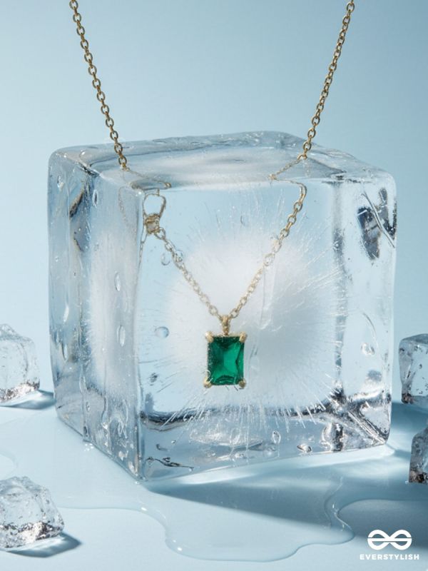 FOREST SIGNET – STAINLESS STEEL 18K GOLD PLATED ANTI-TARNISH GREEN STONE PENDANT NECKLACE