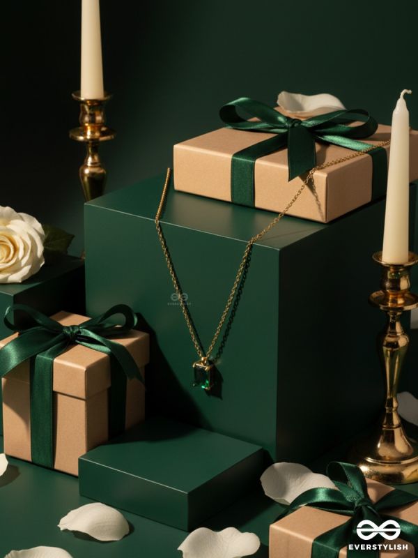 FOREST SIGNET – STAINLESS STEEL 18K GOLD PLATED ANTI-TARNISH GREEN STONE PENDANT NECKLACE