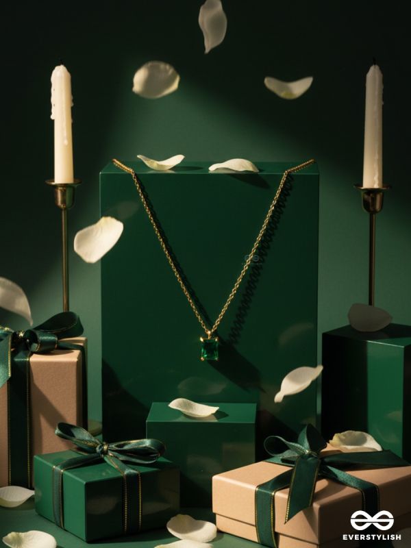 FOREST SIGNET – STAINLESS STEEL 18K GOLD PLATED ANTI-TARNISH GREEN STONE PENDANT NECKLACE