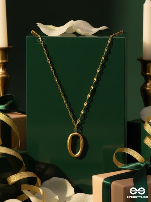 OVALE SIGNET – STAINLESS STEEL 18K GOLD PLATED ANTI-TARNISH OPEN PENDANT NECKLACE