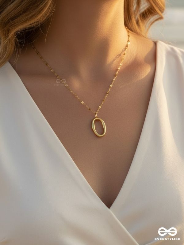 OVALE SIGNET – STAINLESS STEEL 18K GOLD PLATED ANTI-TARNISH OPEN PENDANT NECKLACE