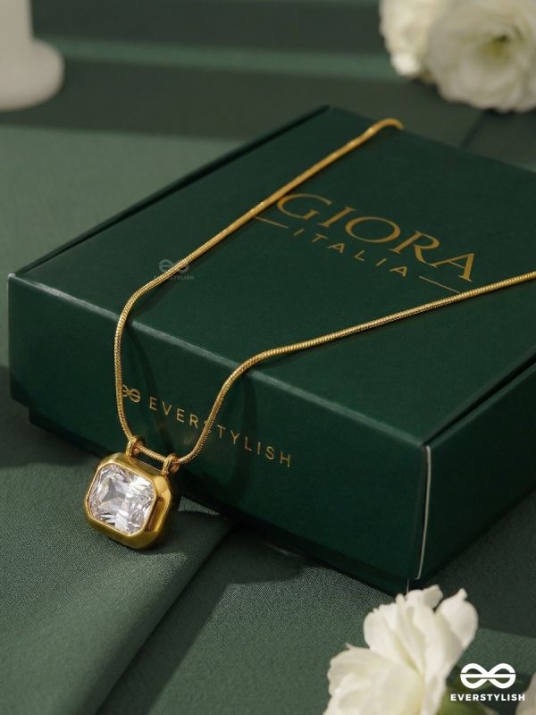 PRISMA CORE – STAINLESS STEEL 18K GOLD PLATED ANTI-TARNISH STONE PENDANT NECKLACE