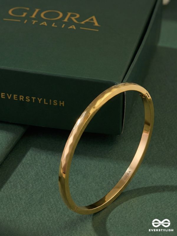 FACETTE BAND – STAINLESS STEEL 18K GOLD PLATED ANTI-TARNISH SLIM CUFF BRACELET