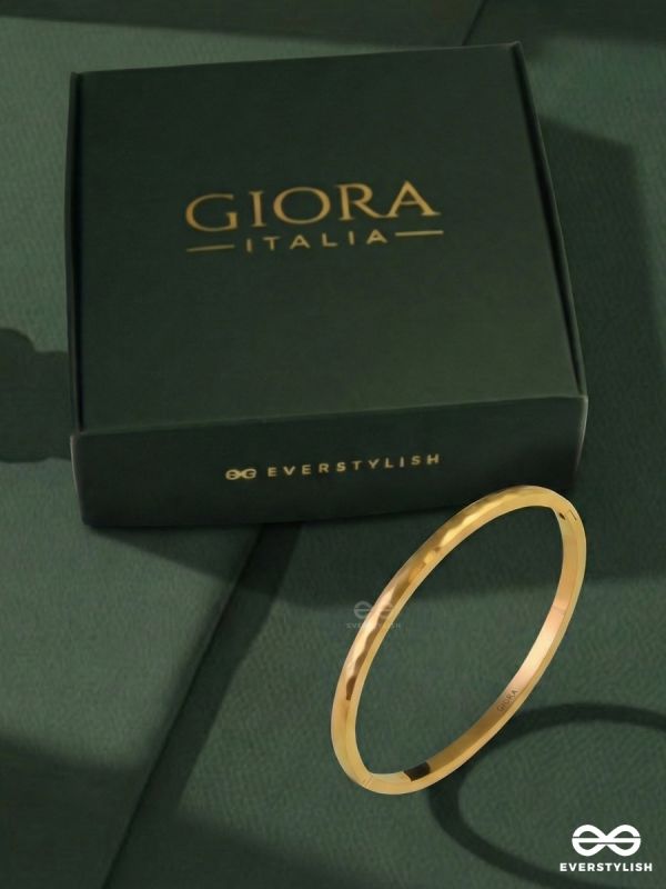 FACETTE BAND – STAINLESS STEEL 18K GOLD PLATED ANTI-TARNISH SLIM CUFF BRACELET