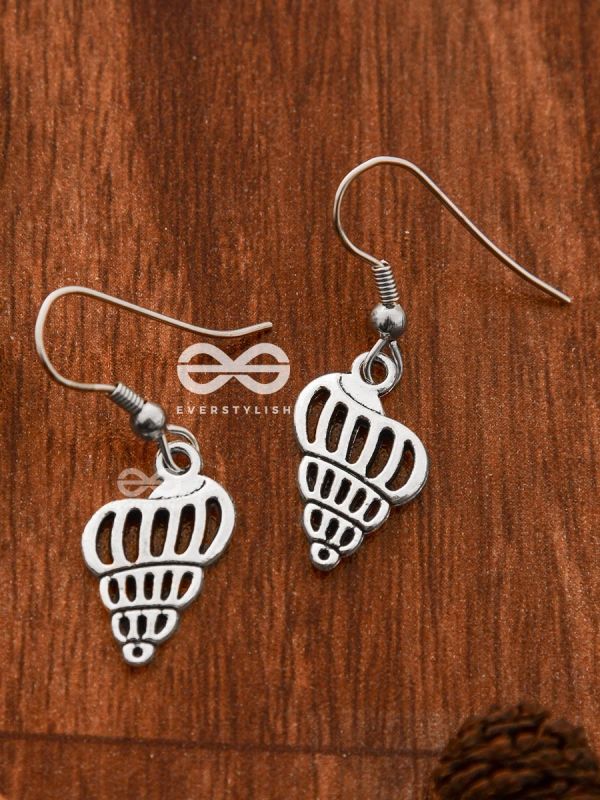 The Little Elegant Seashells - Tiny Trinket Earrings