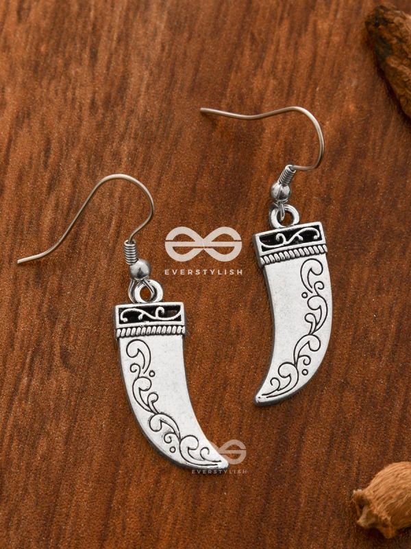 The Little Elegant Daggers - Tiny Trinket Earrings