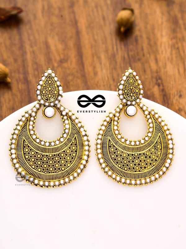 An Elegant Pearl Mesh (Golden) - Embellished Oxidised Collection