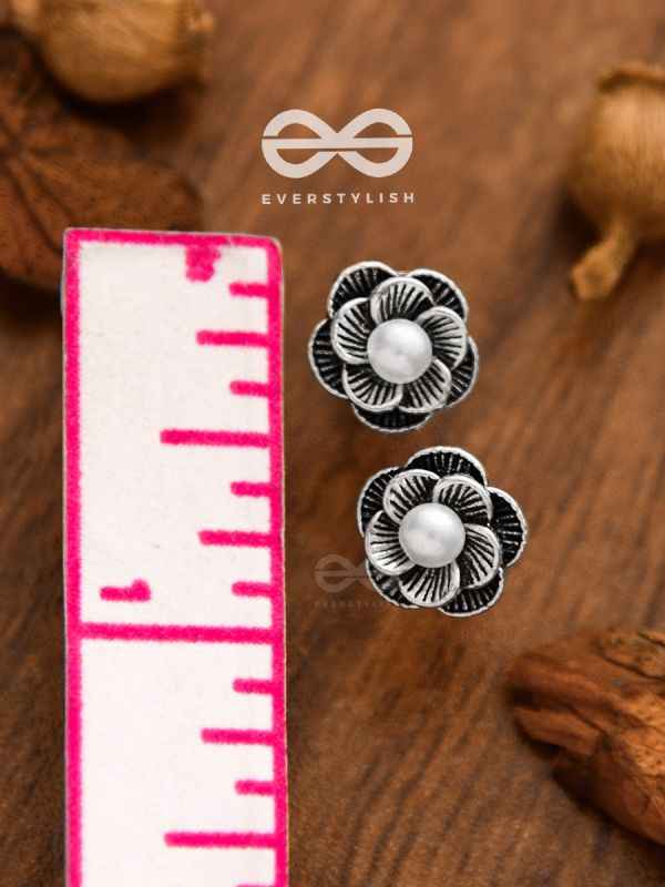 The Little Pearly Florals - Tiny Trinket Earrings