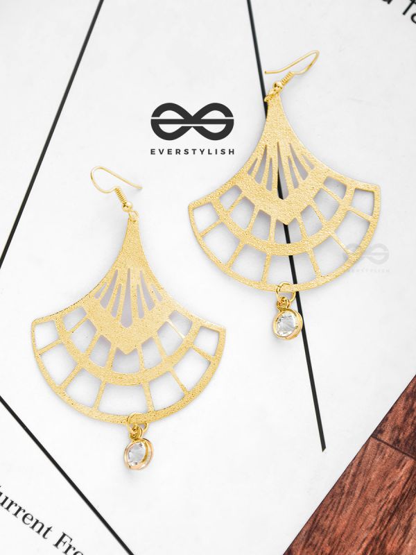 The Glimmering Playthings-  Golden Light-weight Danglers