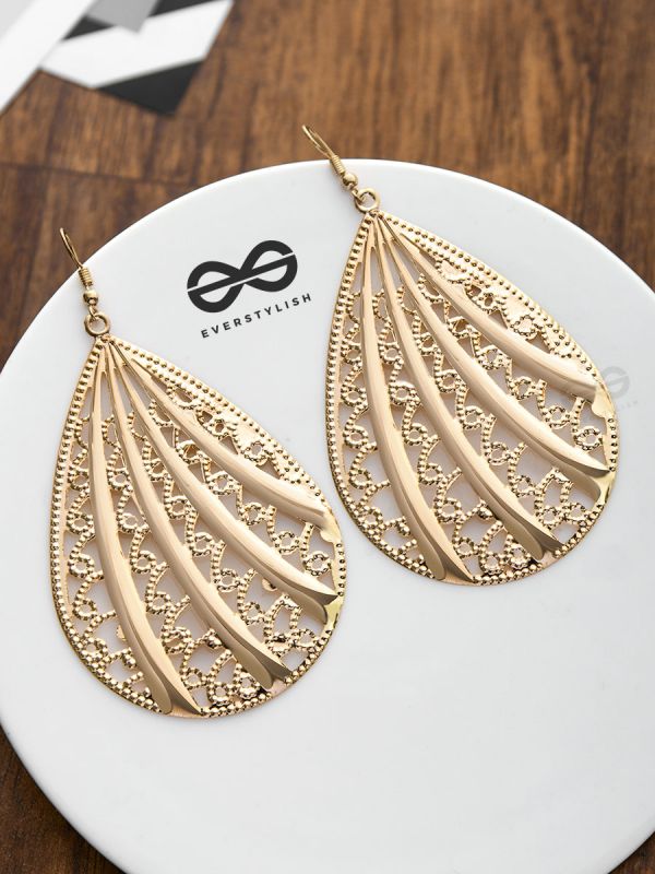The Intricate Meshed Leaves - Golden Casual Earrings