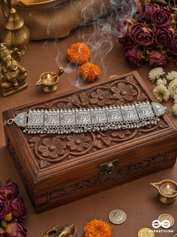 Spreading the Wings - Statement Boho Choker