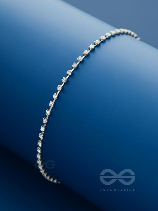 Elegance around my Neck - Silver Statement Neckpiece