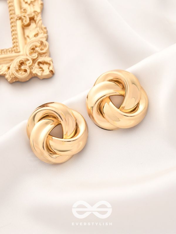A Knot of Elegance - Statement Golden Studs