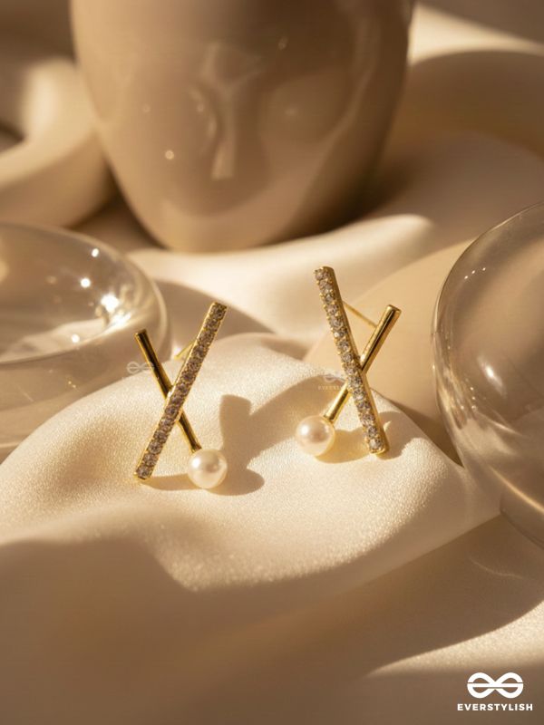 Star Crossed- Rhinestones Studded Pearl Golden Earrings