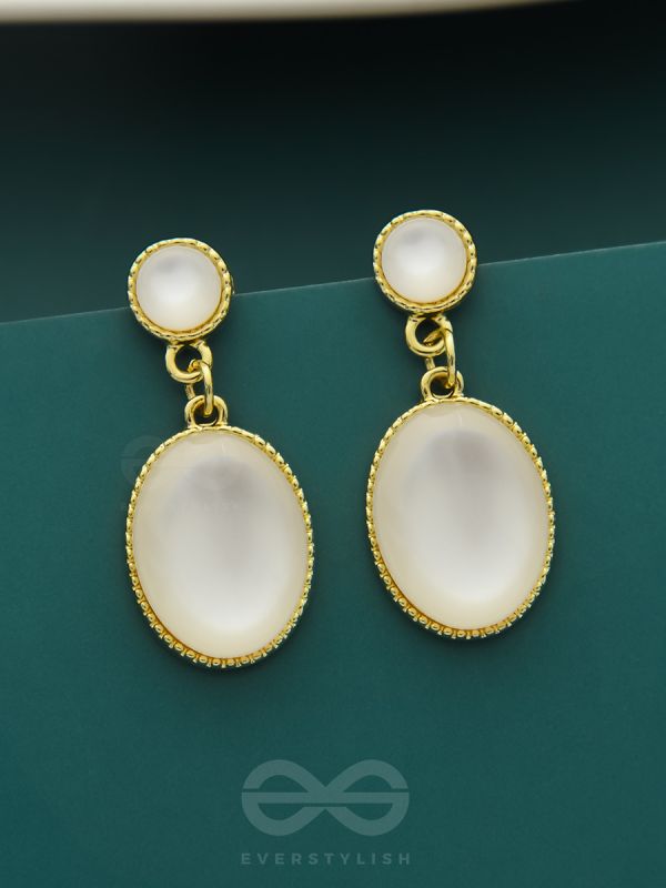 The Magic Mirror- Classy Golden Earrings (Pearl White)