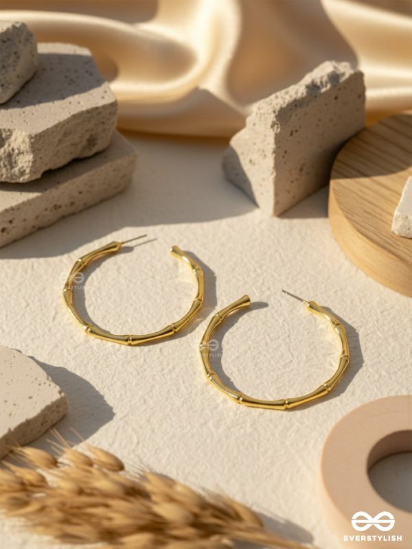 The Enso Circle- Elegant Golden Hoops