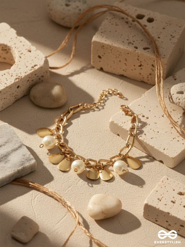 Pearly Rain - Golden Pearl Bracelet