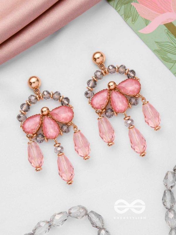 BOLD BLOSSOM BEAUTIES - GOLDEN STATEMENT EARRINGS
