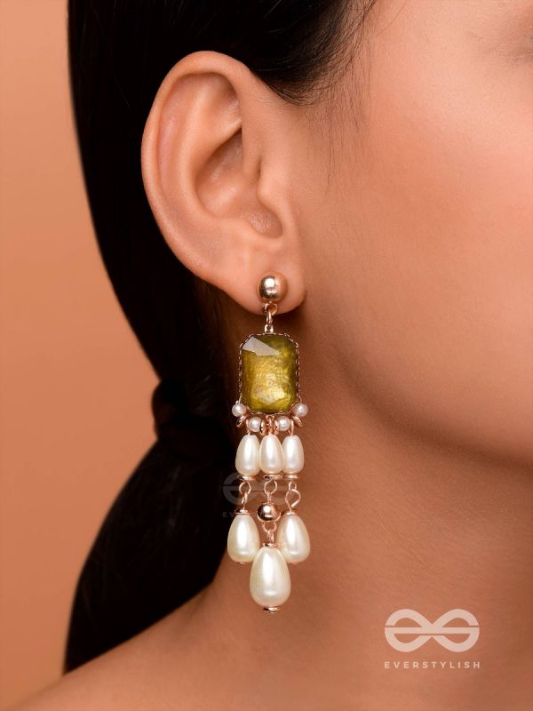 PERFECT PEARLED PARADISE - GOLDEN DROP PEARL EARRINGS