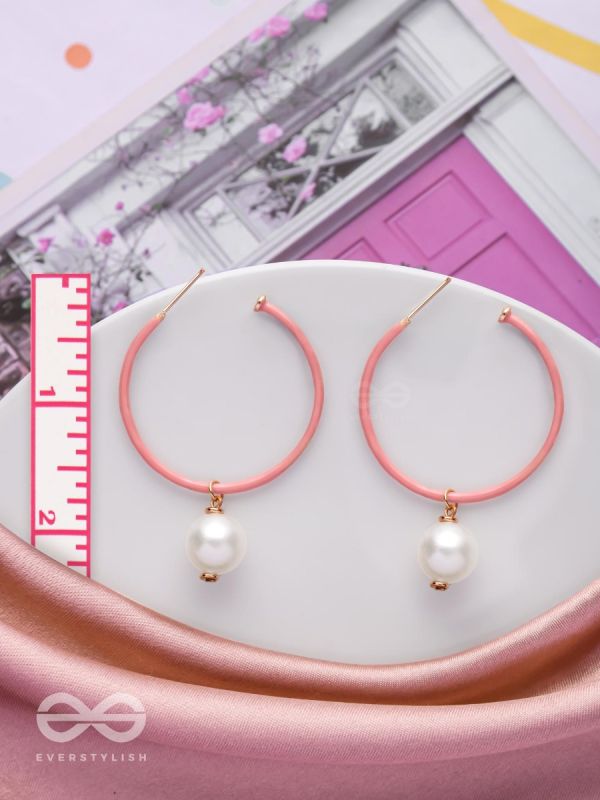 DAZZLING DEWDROP DREAM - CUTE PEARL EARRING