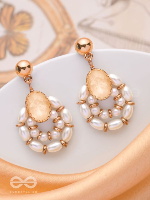 THE IVORY ELEGANCE - ELEGANT DROP EARRINGS (GOLDEN)