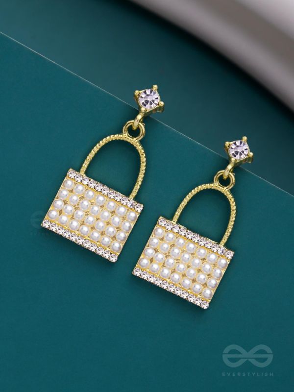 CARRY-IT-ALL - GOLDEN PEARL EARRINGS