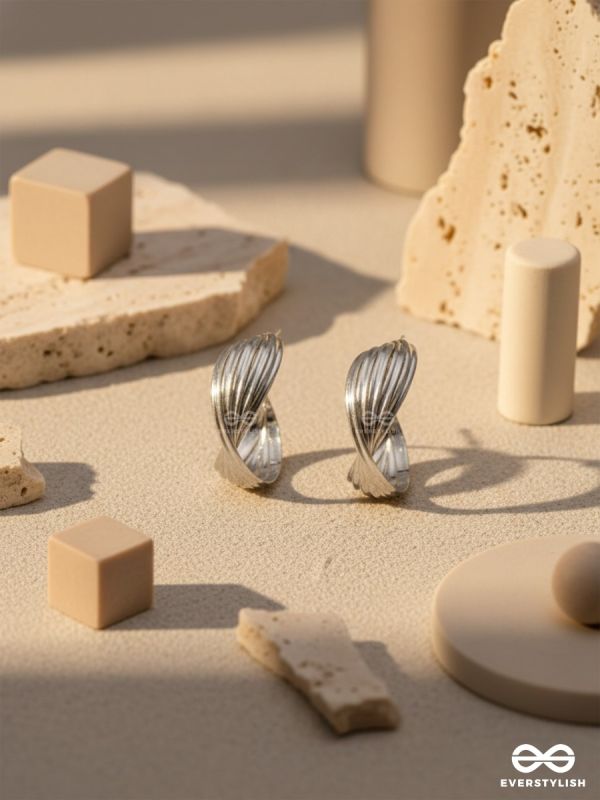 LEVELING IT UP - STATEMENT SILVER HOOPS