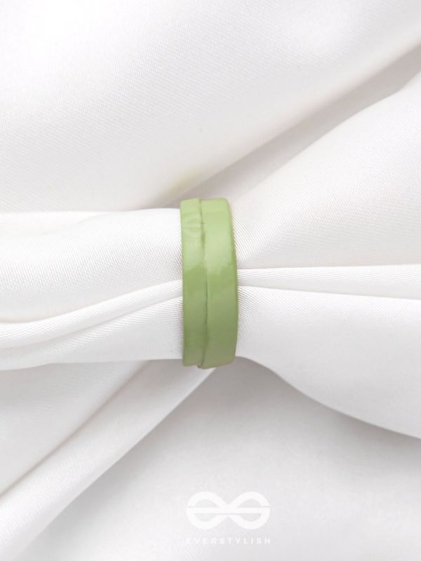 MY MINTY LUSH - ADJUSTABLE ACRYLIC RING