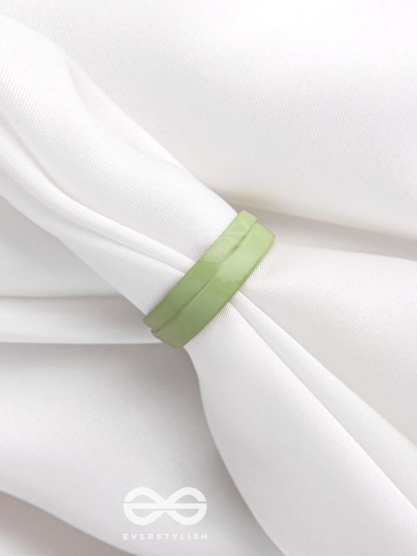 MY MINTY LUSH - ADJUSTABLE ACRYLIC RING