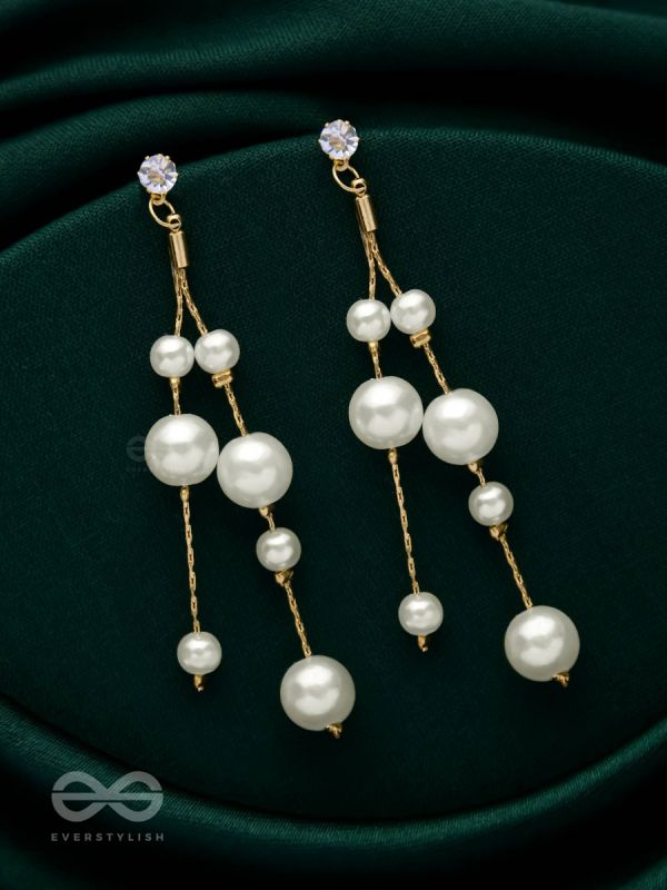 DREAMY DRIZZLING PEARLS - GOLDEN EMBELLISHED EARRINGS 