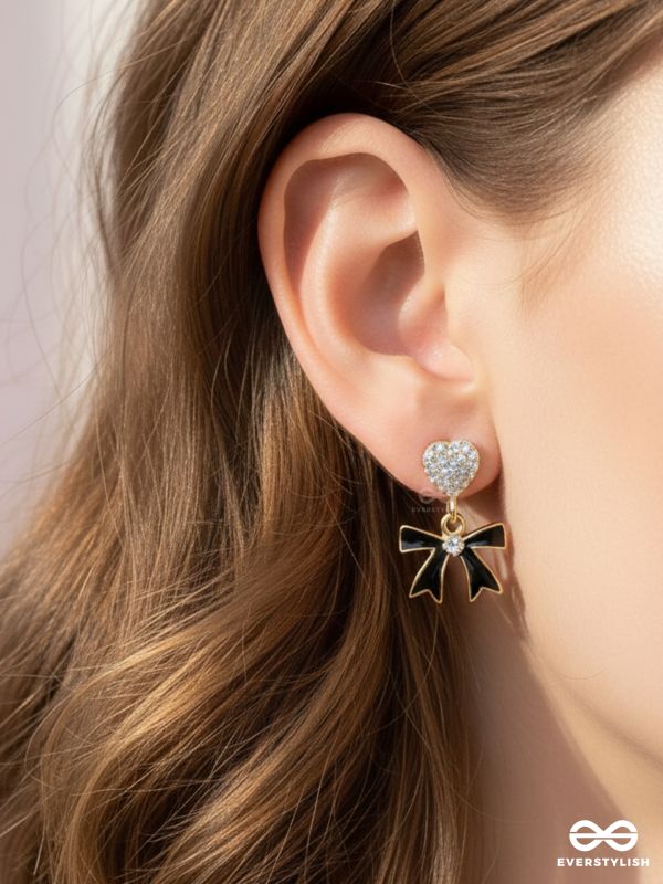 BOW TO THE NIGHT - GOLDEN AND BLACK EMBELLISHED EARRINGS